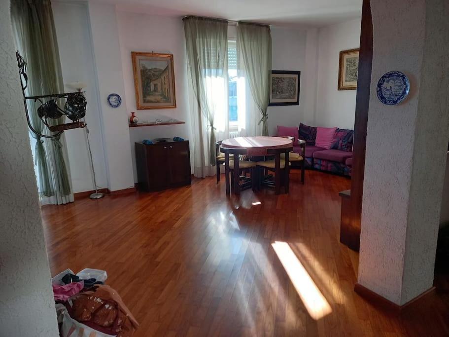 Casa Lola Apartment Ливорно Екстериор снимка